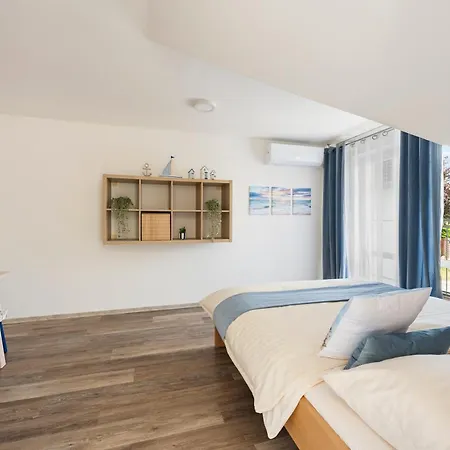 Apartmanky - & Whole House, 2-17 Guests
