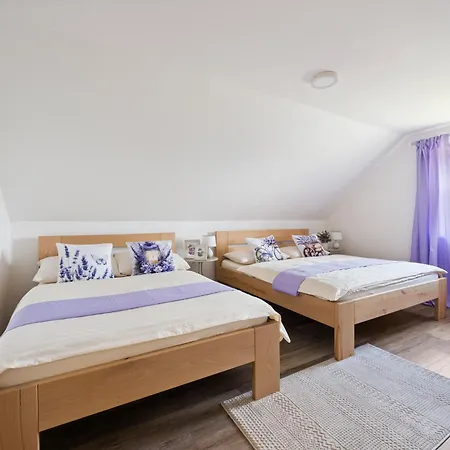 Apartmanky - & Whole House, 2-17 Guests Daire *