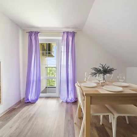 Apartmanky - & Whole House, 2-17 Guests * Valtice