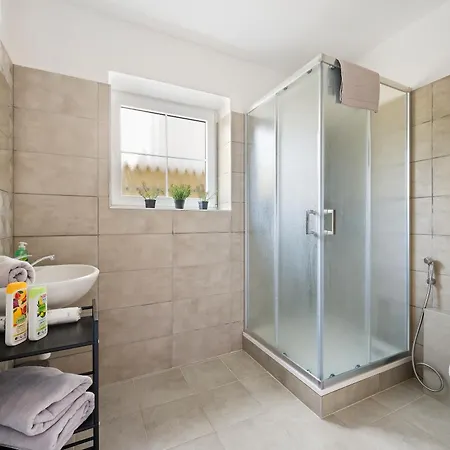 Apartmanky - & Whole House, 2-17 Guests * Valtice